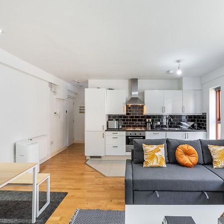 London Waterloo Apartment With Large Private Terrace - View Of The London Eye - 1 Bedroom 1 Bath Exterior foto