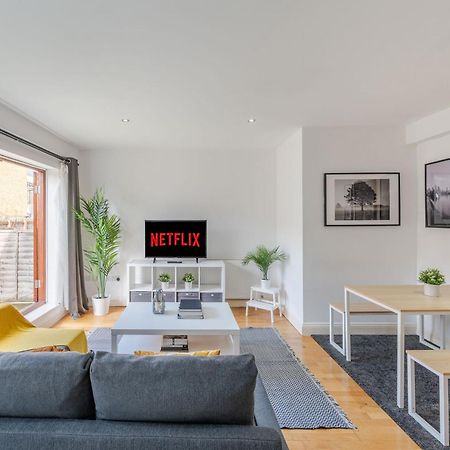 London Waterloo Apartment With Large Private Terrace - View Of The London Eye - 1 Bedroom 1 Bath Exterior foto